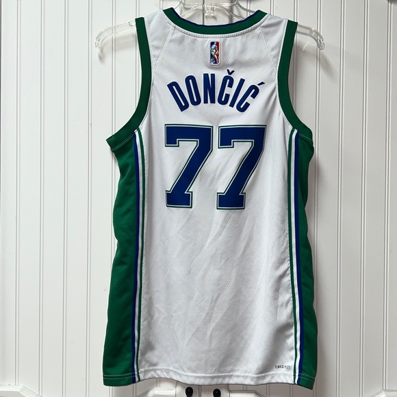 Nike Dallas Mavericks Doncic Jersey M NBA - Picture 2 of 5
